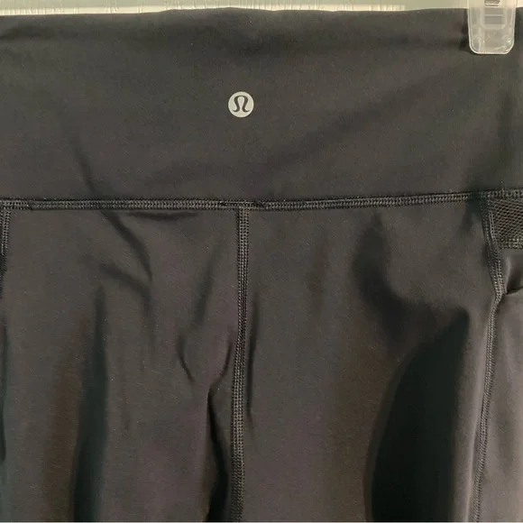 Lululemon Mesh In Motion Crop 23" Luxtreme Leggings with Pockets Size 6 - Picture 4 of 8